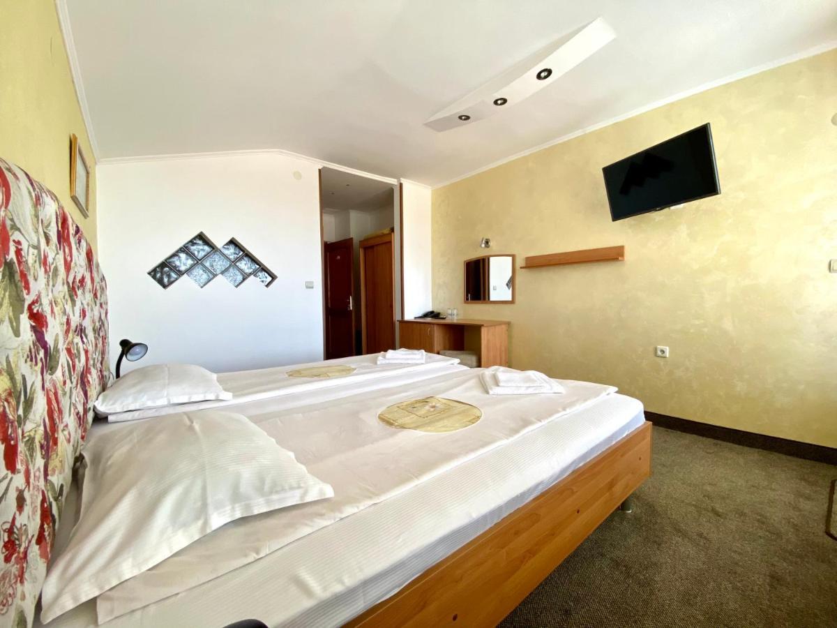 Family Hotel The Golden Fish Sozopol Exterior foto