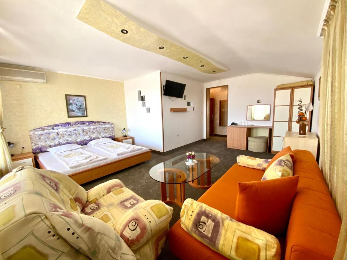 Family Hotel The Golden Fish Sozopol Exterior foto