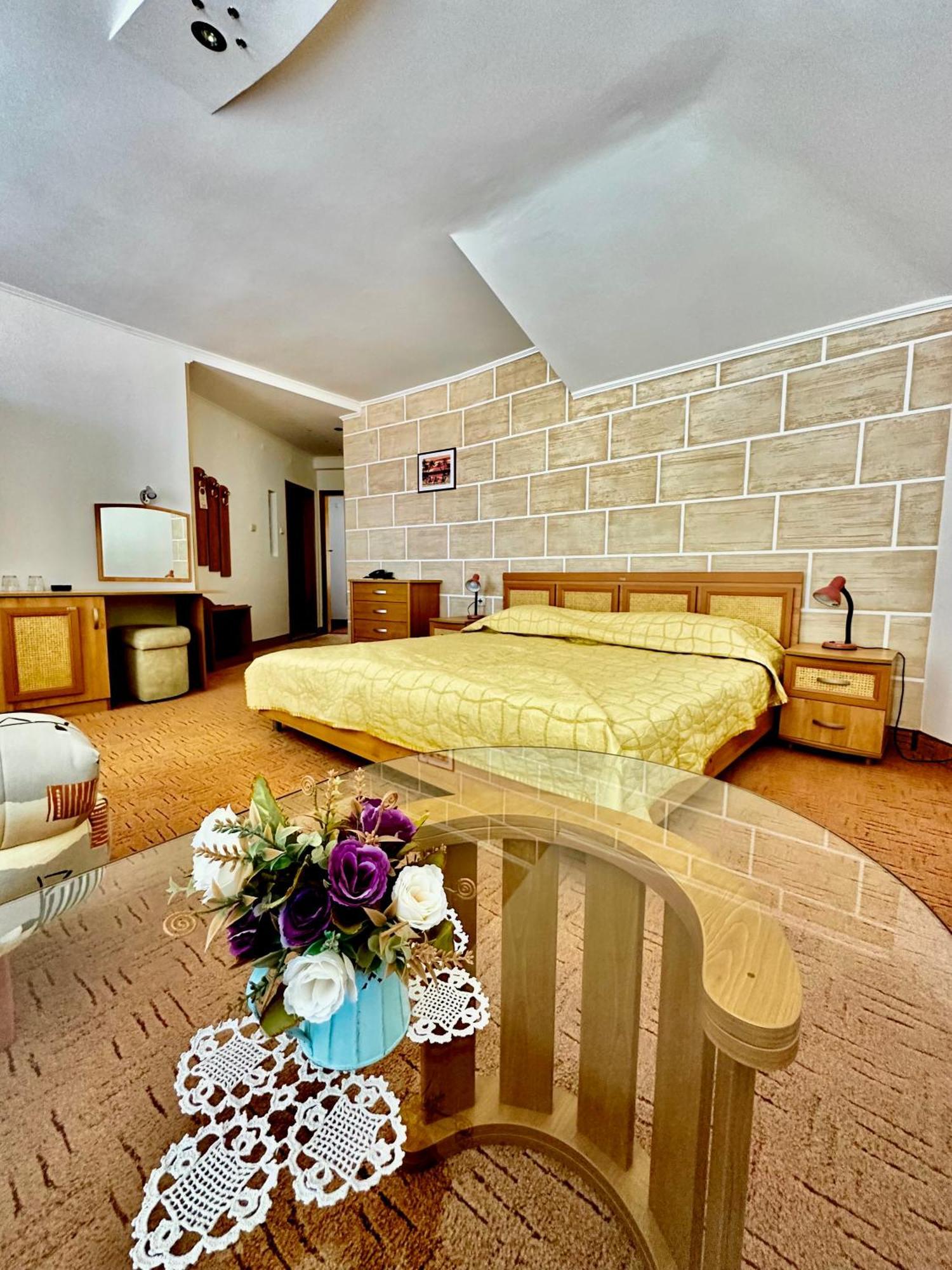 Family Hotel The Golden Fish Sozopol Exterior foto